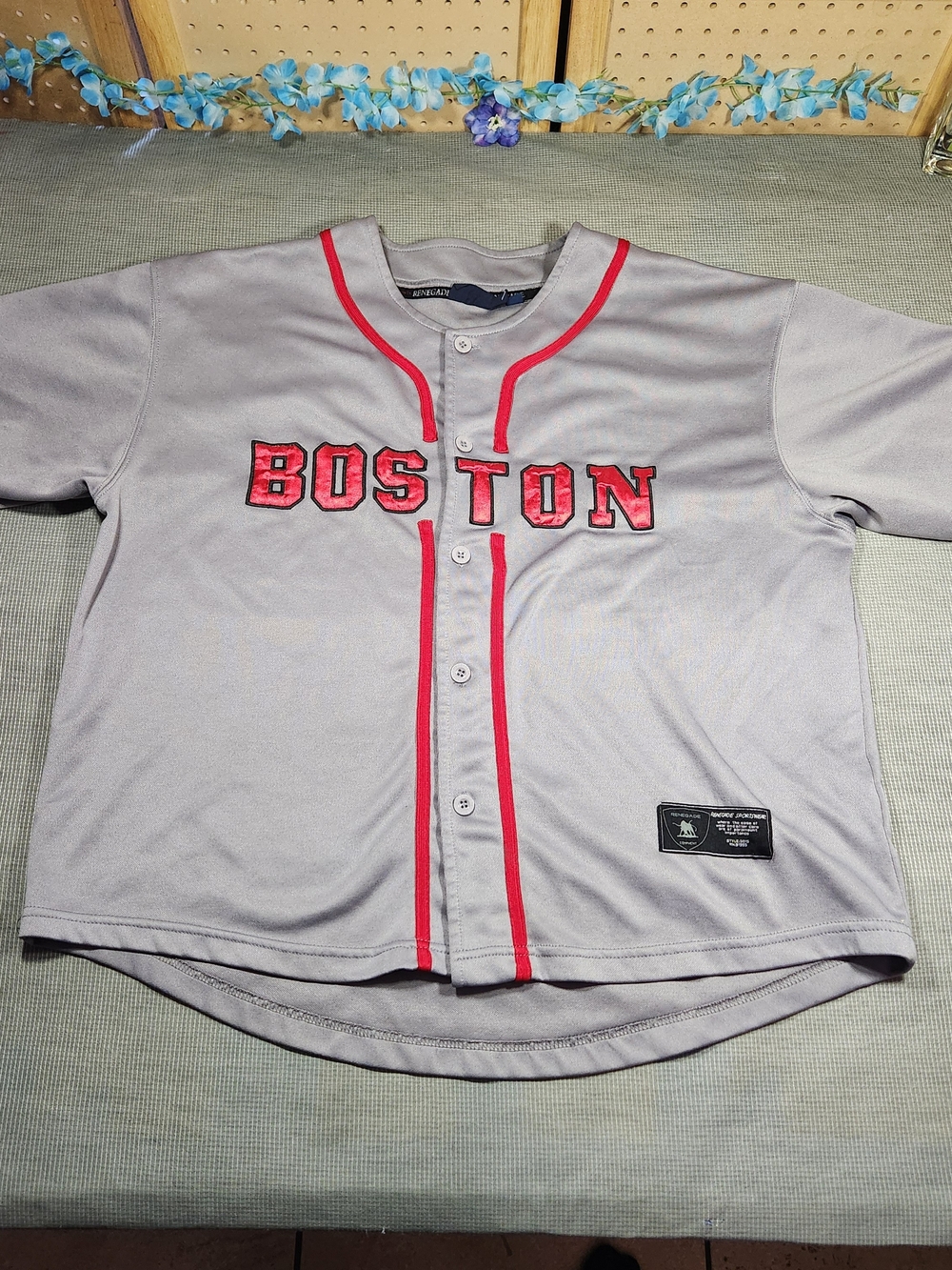 Renegade Gray Boston Baseball Jersey with Red Trim Mens Size L/G Pre-owned